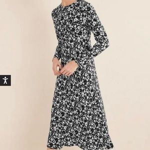 NWOT! Boden Black & White Floral Crew Neck Midi Dress with Sleeves- US 10R UK 14